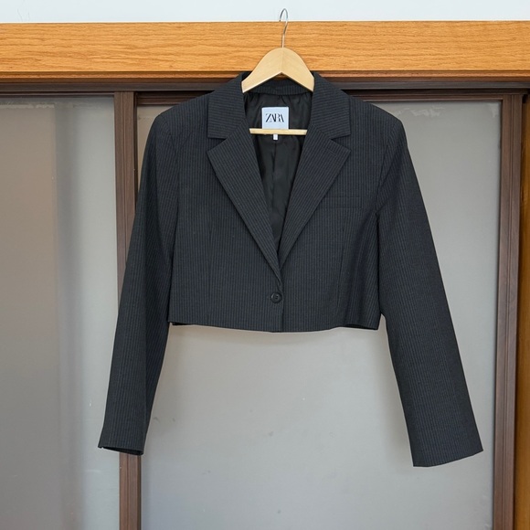 Zara Cropped Charcoal Pinstripe Blazer - Picture 2 of 6
